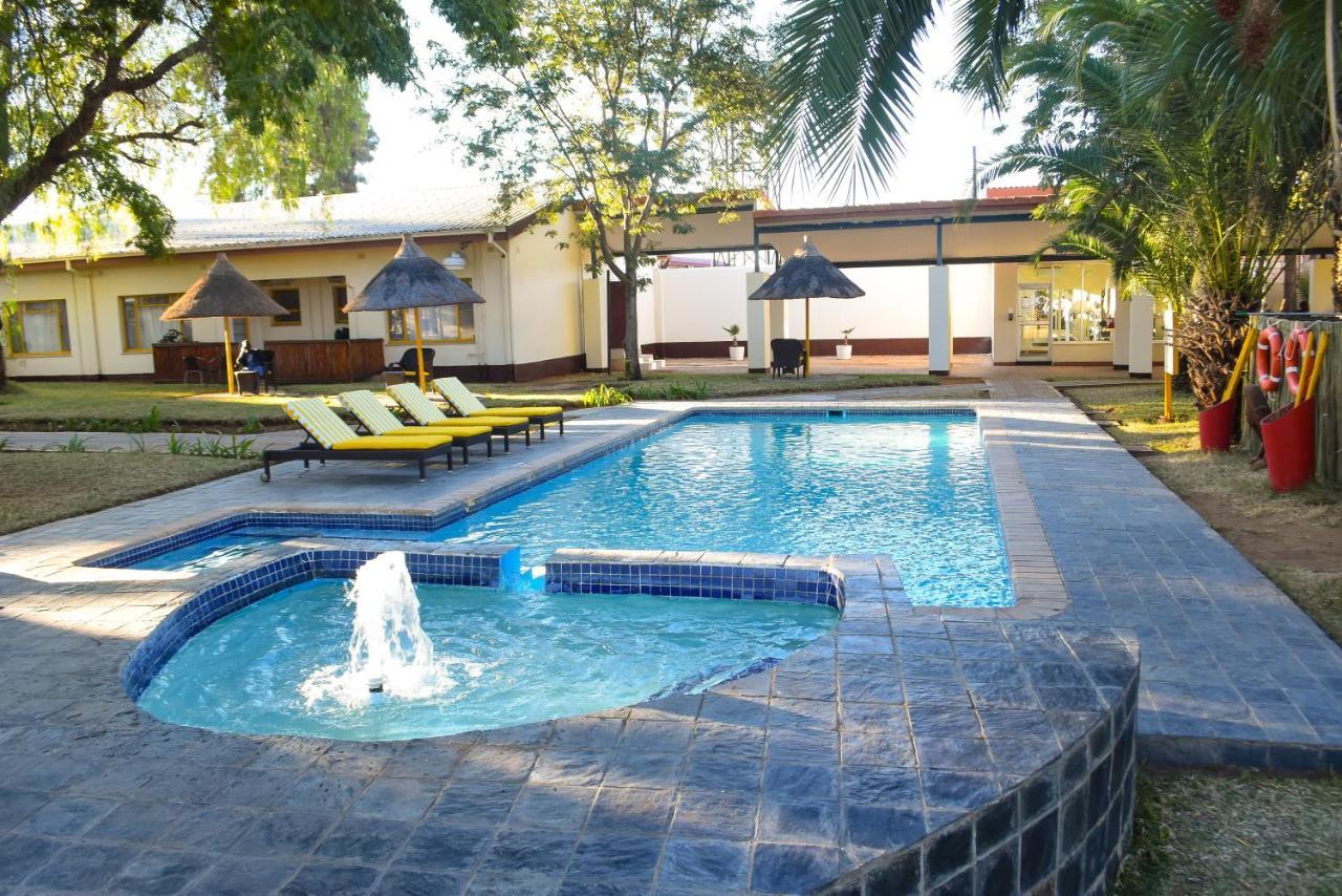 Cresta Botsalo Hotel Palapye Ngoại thất bức ảnh