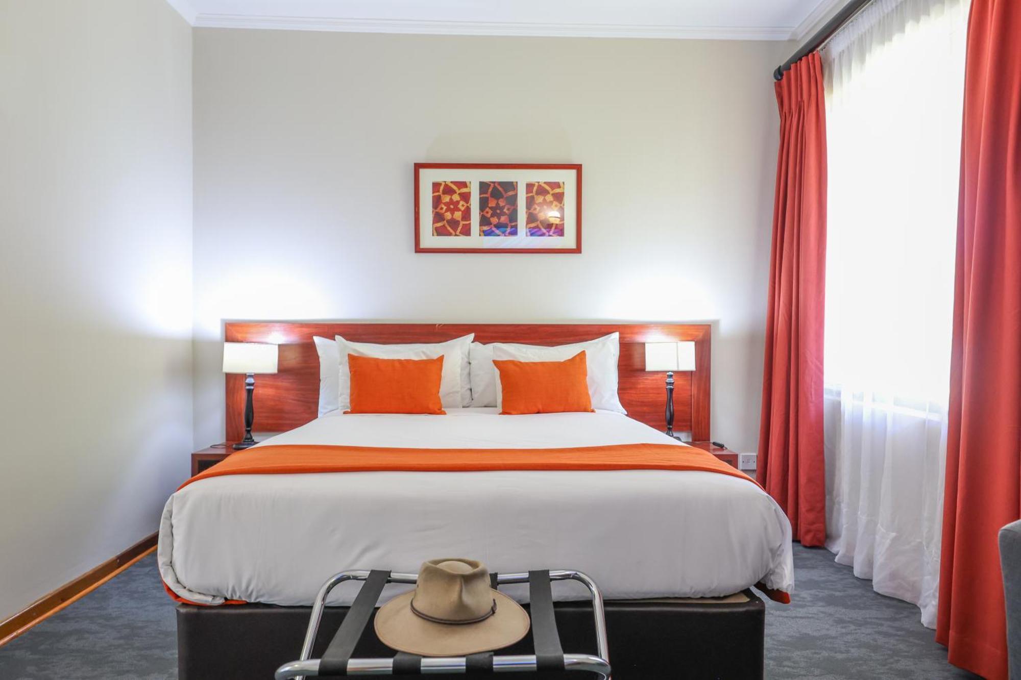 Cresta Botsalo Hotel Palapye Ngoại thất bức ảnh