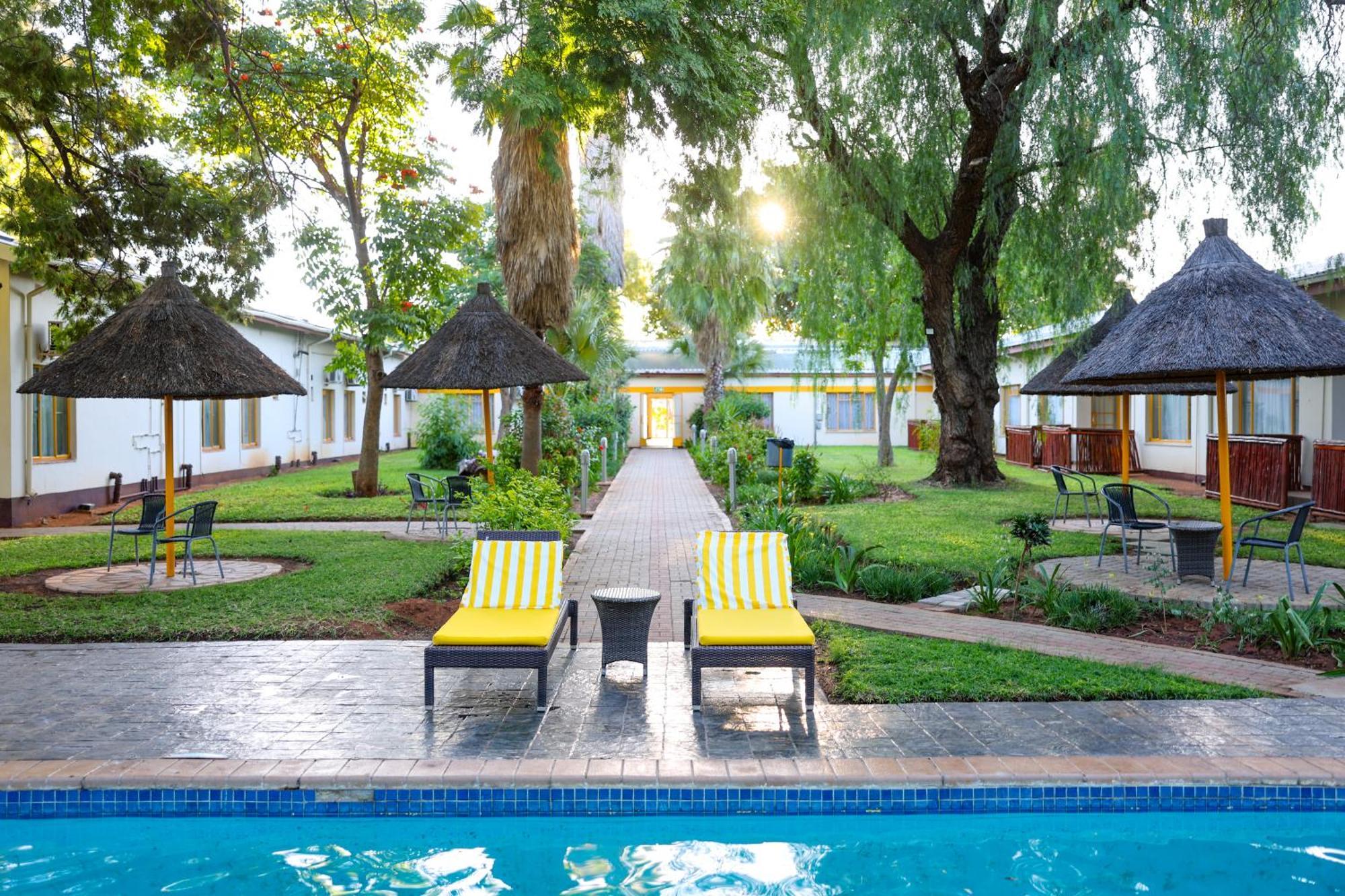 Cresta Botsalo Hotel Palapye Ngoại thất bức ảnh