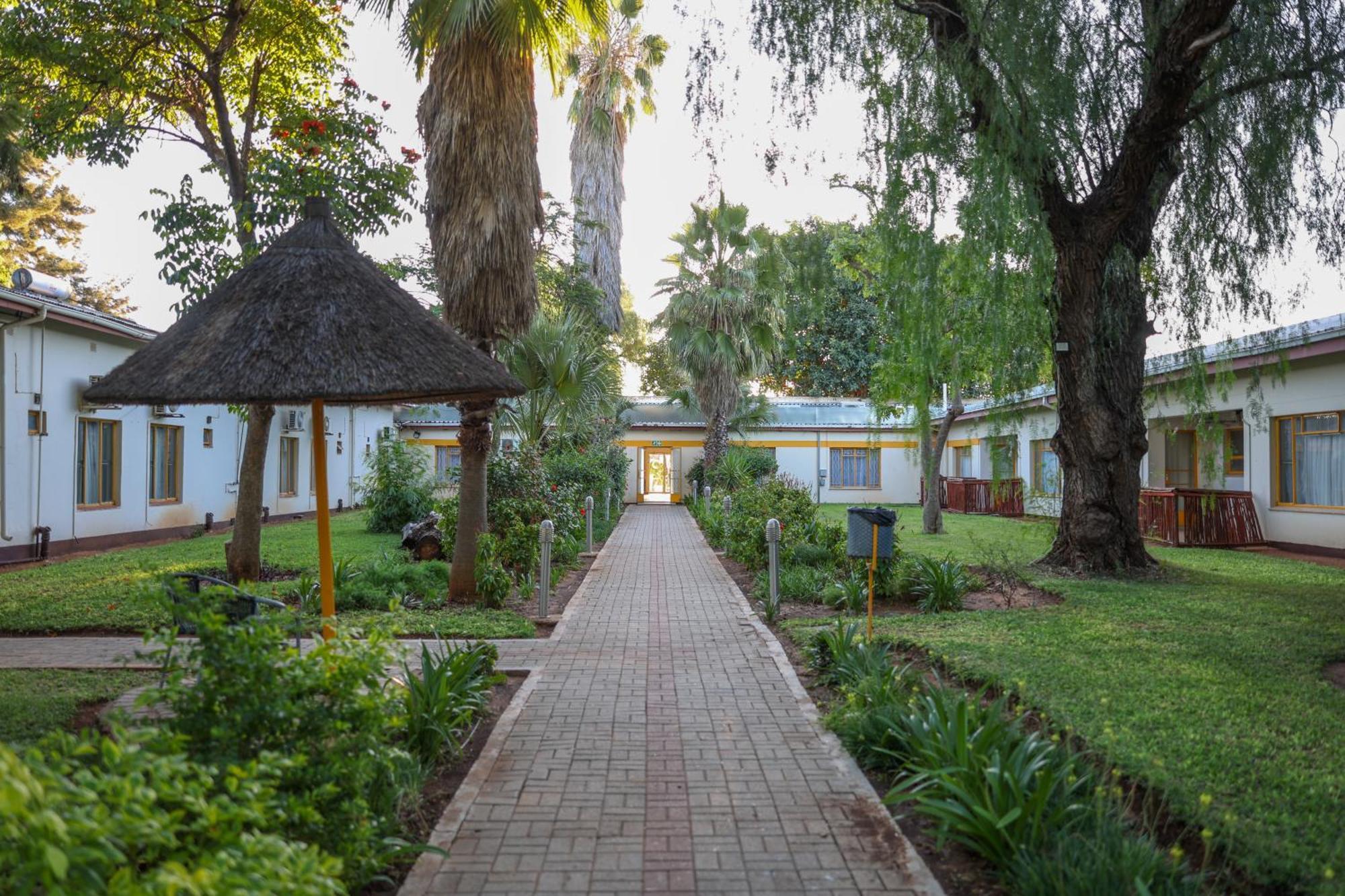 Cresta Botsalo Hotel Palapye Ngoại thất bức ảnh