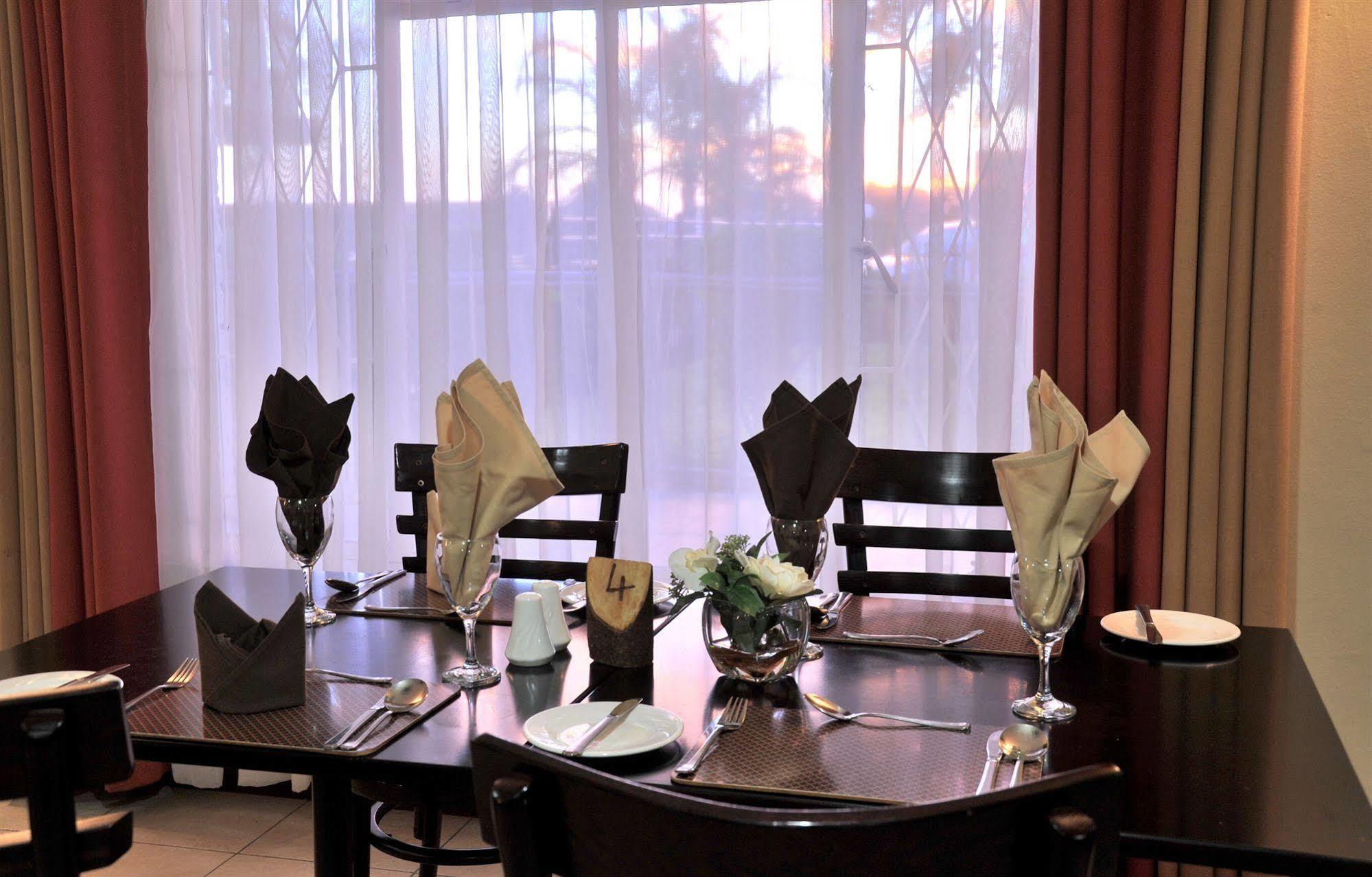 Cresta Botsalo Hotel Palapye Ngoại thất bức ảnh