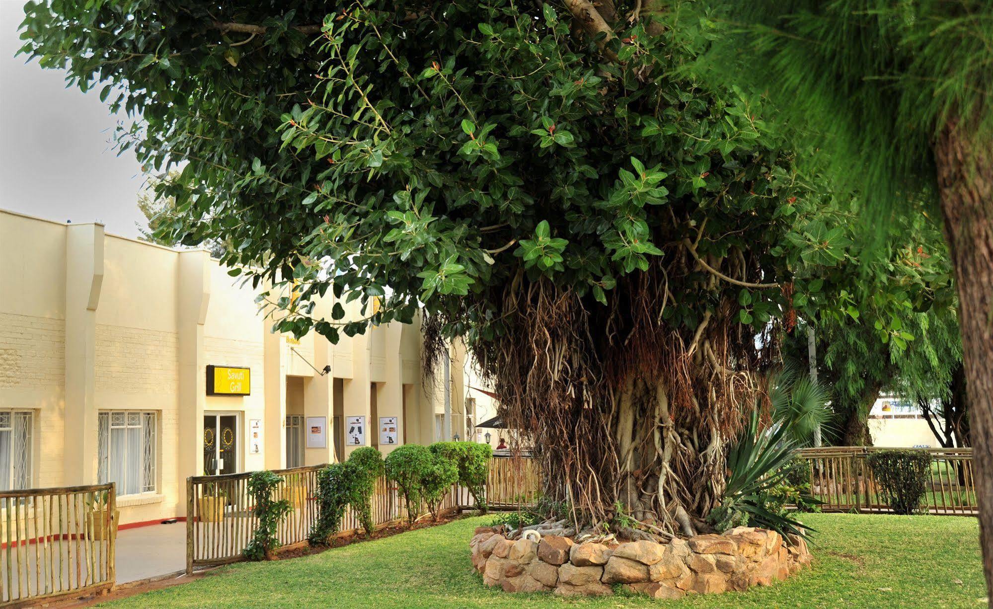 Cresta Botsalo Hotel Palapye Ngoại thất bức ảnh